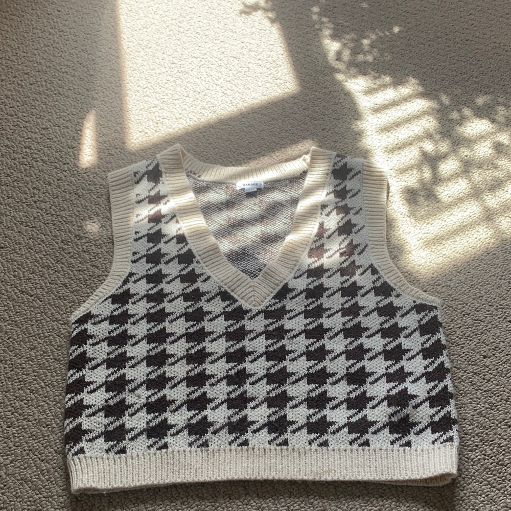 Garage Houndstooth V-Neck Sweater Vest